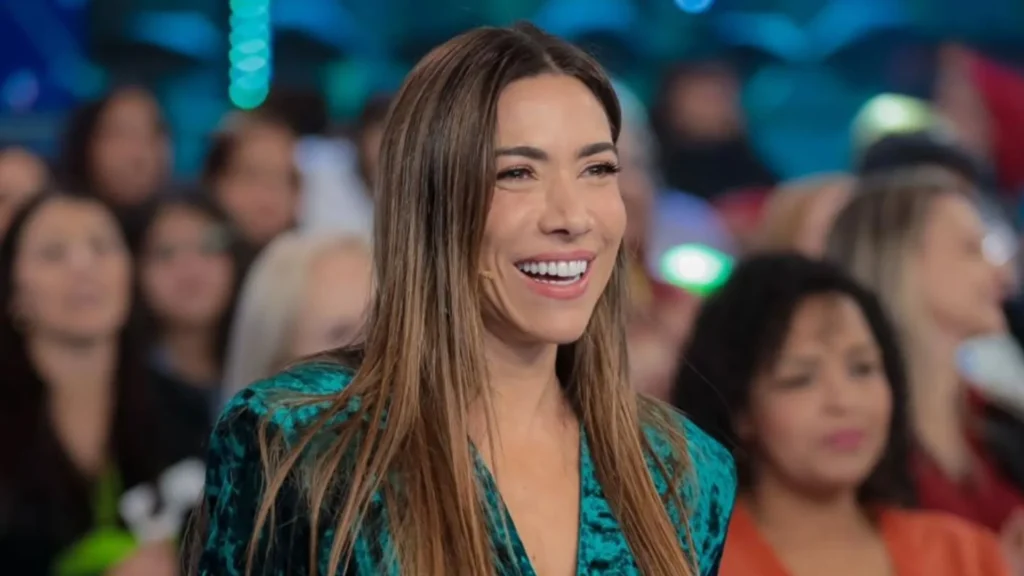 Patrícia Abravanel cai na risada com performance inusitada de Lord Vinheteiro no SBT Patrícia Abravanel cai na risada com performance inusitada de Lord Vinheteiro no SBT