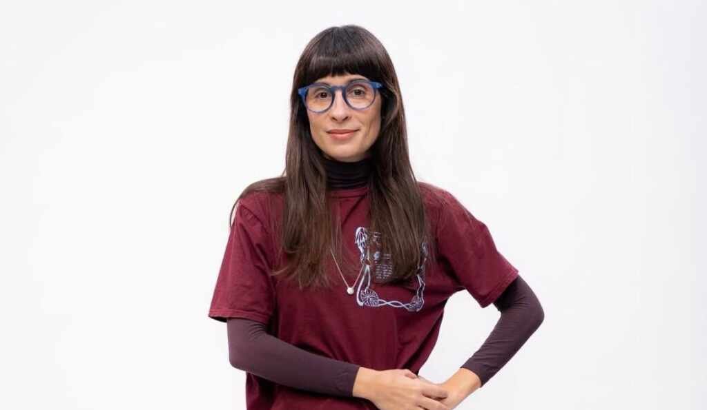 Camila Fremder leva sucesso do podcast aos palcos e celebra nova fase; confira! Camila Fremder leva sucesso do podcast aos palcos e celebra nova fase; confira!