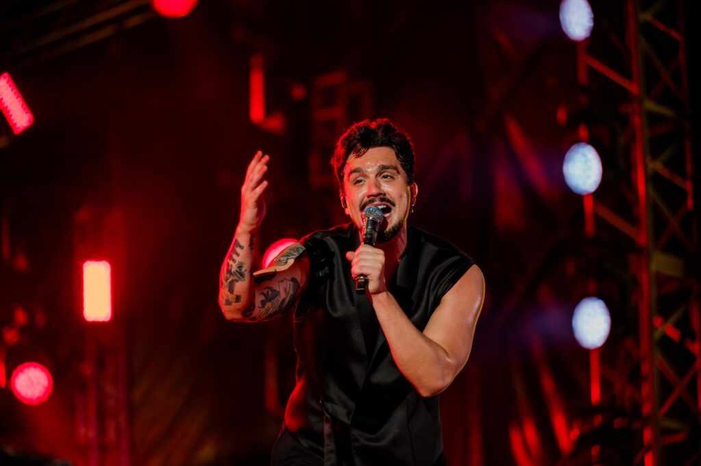Em menos de três horas, Luan Santana esgota ingressos do “Registro Histórico” em Belo Horizonte Luan Santana leva multidão recorde ao Guarulhos Fest Show e celebra aniversário da cidade