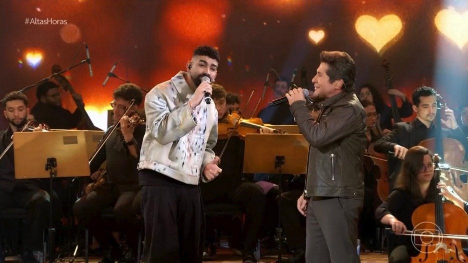 Dilsinho e Daniel emocionam fãs com dueto especial no Altas Horas Dilsinho e Daniel emocionam fãs com dueto especial no Altas Horas
