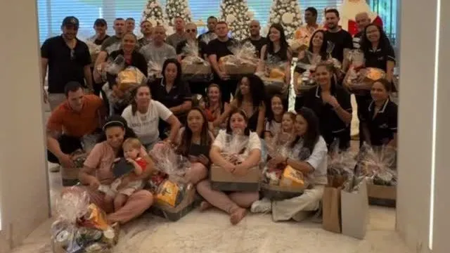 Virginia Fonseca realiza confraternização especial para funcionários em sua casa Virginia Fonseca realiza confraternização especial para funcionários em sua casa