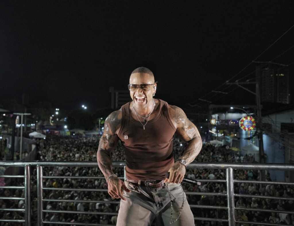 Claudia Leitte, Pedro Sampaio e Leo Santana no Carnaval Antecipado de Itabuna, o maior do Brasil Claudia Leitte, Pedro Sampaio e Leo Santana no Carnaval Antecipado de Itabuna, o maior do Brasil