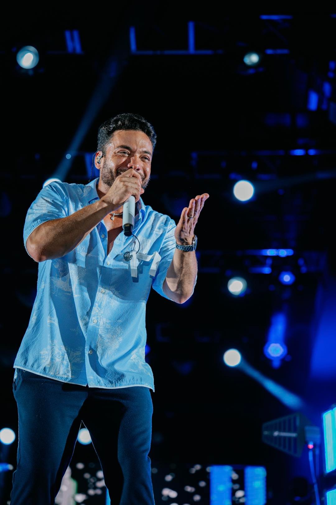 Wesley Safadão levanta multidão no Verão Show São Sebastião