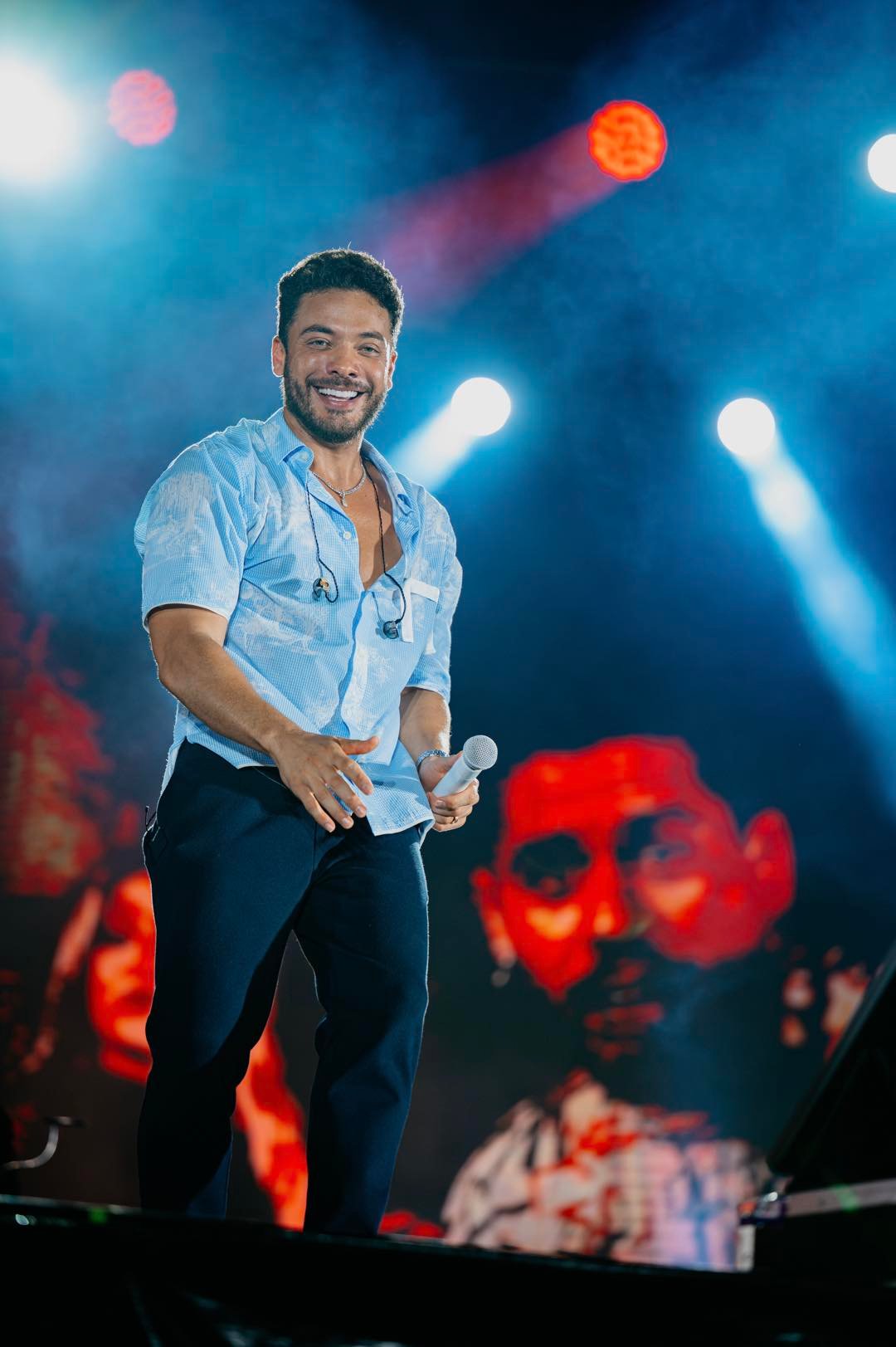 Wesley Safadão levanta multidão no Verão Show São Sebastião