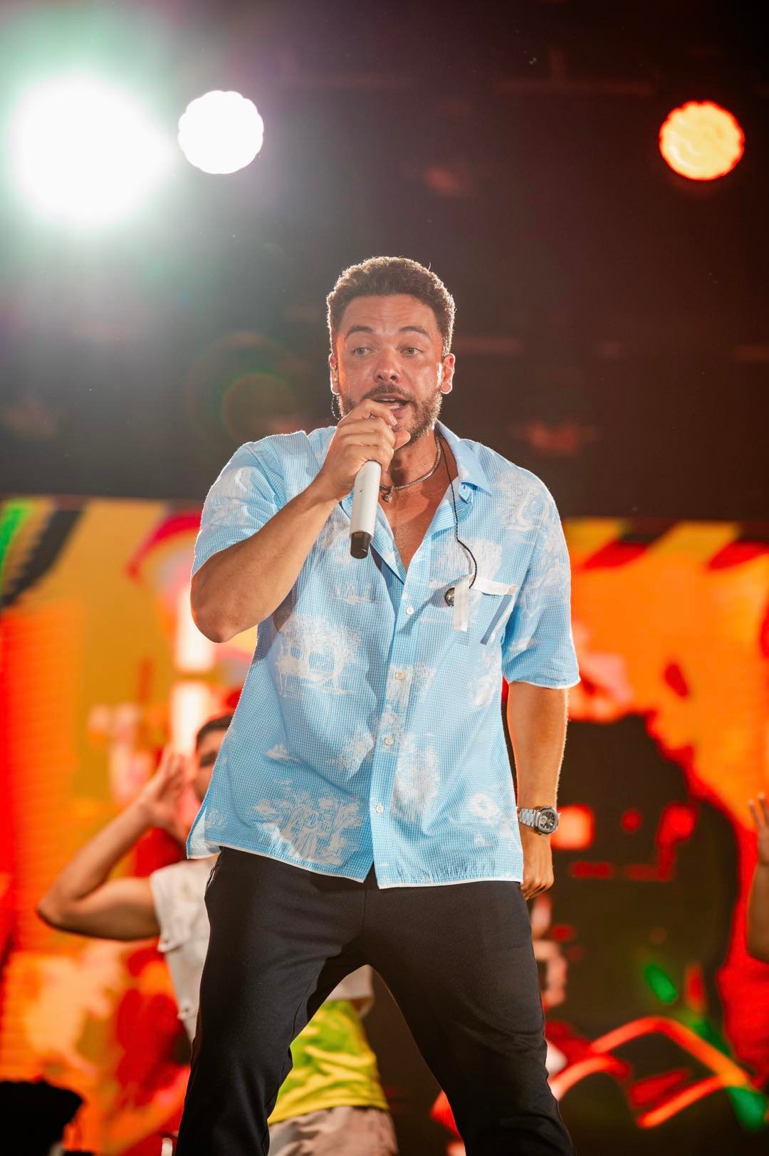 Wesley Safadão levanta multidão no Verão Show São Sebastião