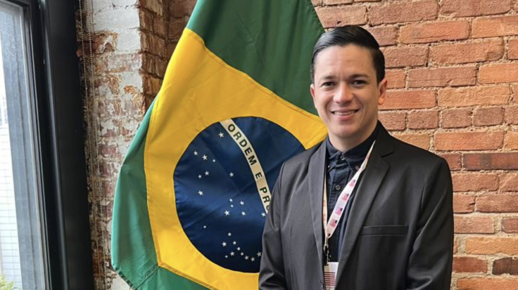 Fabrício Ribeiro consolida trajetória nacional e internacional na Administração Fabrício Ribeiro consolida trajetória nacional e internacional na Administração