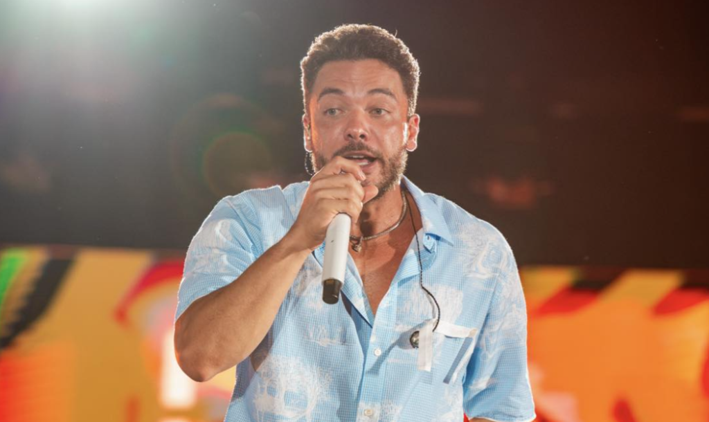 Wesley Safadão levanta multidão no Verão Show São Sebastião