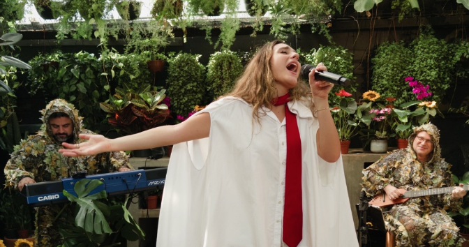 Sofia Brasil emplaca duas músicas autorais entre as mais tocadas nas rádios do Brasil em 2025 Sofia Brasil emplaca duas músicas autorais entre as mais tocadas nas rádios do Brasil em 2025