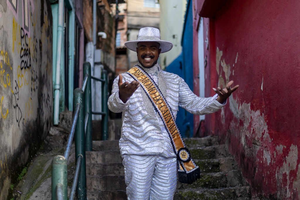 Wallace Guedes é consagrado tricampeão como Rei Momo do Carnaval de Belo Horizonte 2026