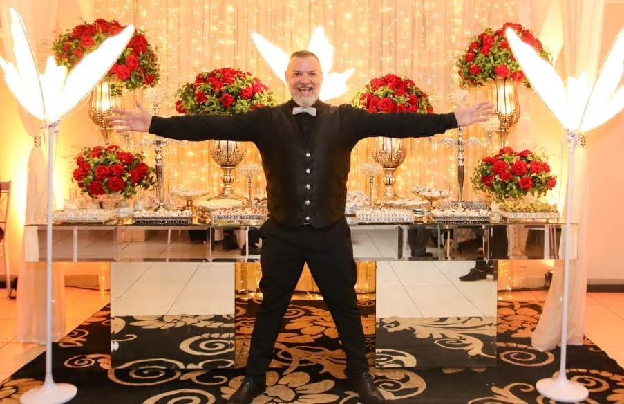 Em noite de gala, Vagner Lara oferece jantar de luxo a colaboradores Em noite de gala, Vagner Lara oferece jantar de luxo a colaboradores