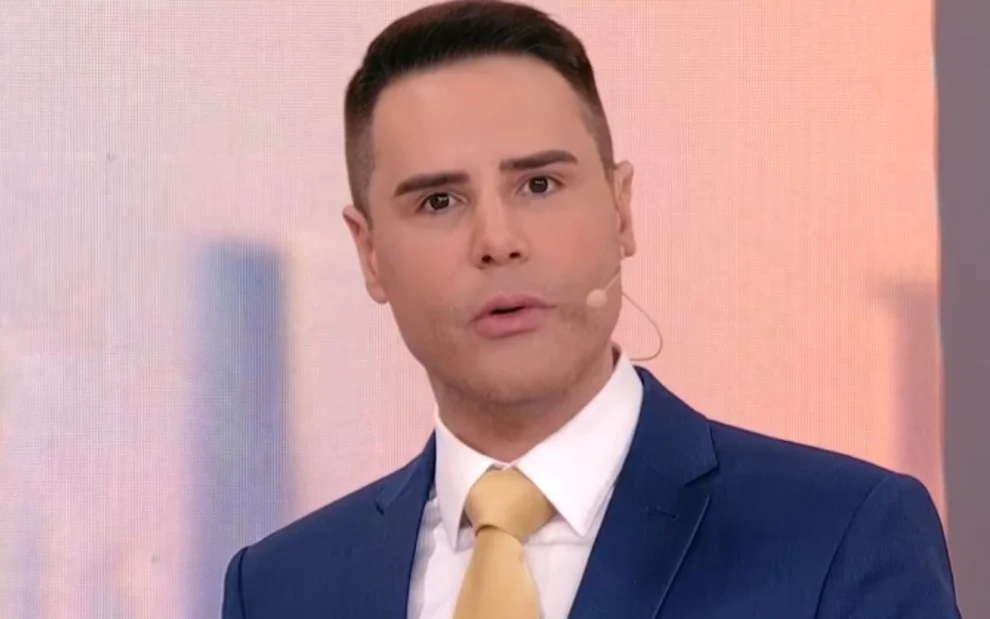Luiz Bacci pede demissão do SBT, afirma jornalista Luiz Bacci pede demissão do SBT, afirma jornalista