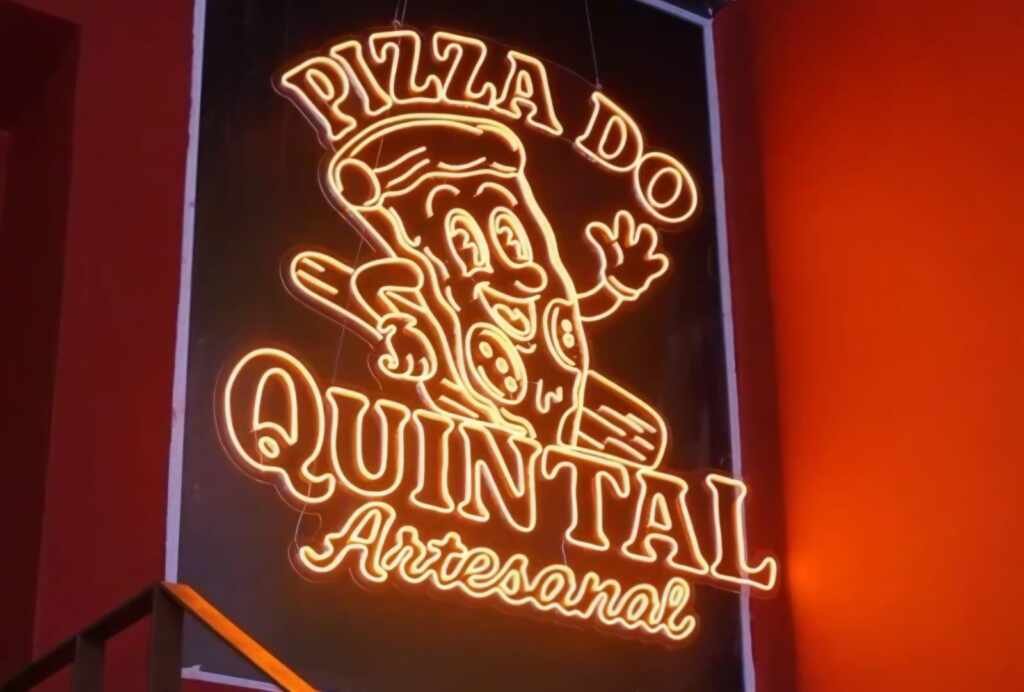 Entre blocos do Carnaval, pizzaria é opção prática e deliciosa em Pinheiros