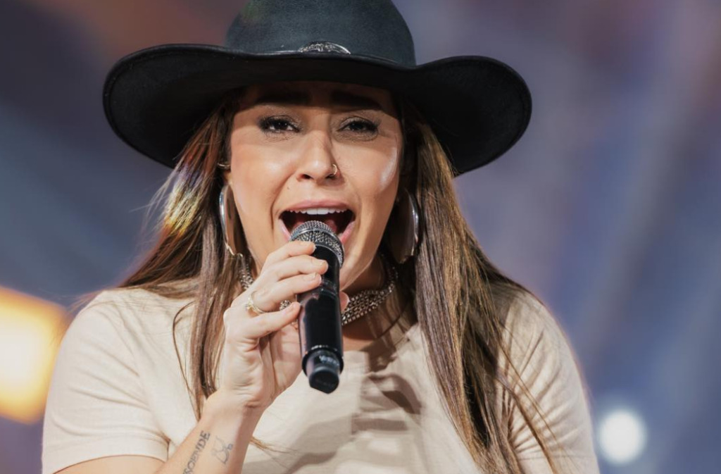 Grávida, Lauana Prado emociona multidão em show lotado na Festa do Figo de Valinhos Grávida, Lauana Prado emociona multidão em show lotado na Festa do Figo de Valinhos