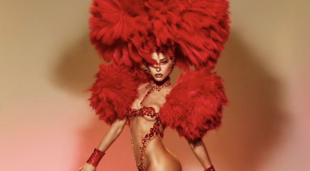 Sabrina Sato aposta no vermelho e abre maratona na Sapucaí Sabrina Sato aposta no vermelho e abre maratona na Sapucaí