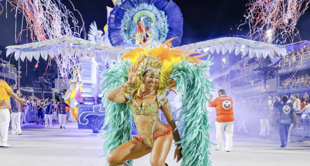 Rainha da Inocentes, Camila Beatriz acredita na virada Rainha da Inocentes, Camila Beatriz acredita na virada