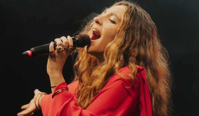 Sofia Brasil faz show em São Bernardo do Campo contra o feminicídio Sofia Brasil é confirmada no evento Moda Brasa & Viola Brasil em Artur Nogueira