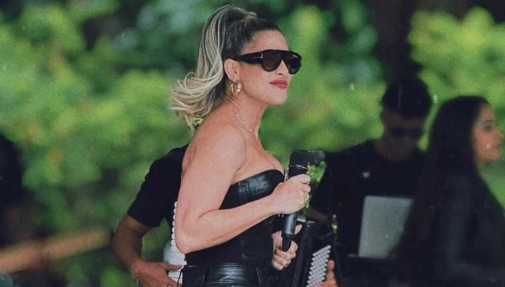 Yara Vellasco leva sua energia ao trio elétrico e promete agitar o Carnaval de Saquarema Yara Vellasco leva sua energia ao trio elétrico e promete agitar o Carnaval de Saquarema