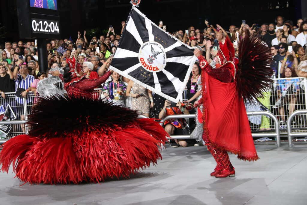 Gaviões da Fiel faz desfile consistente e mira o sonhado pentacampeonato Desanexadas