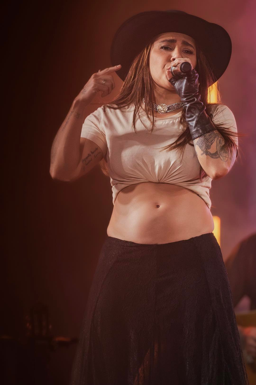 Grávida, Lauana Prado emociona multidão em show lotado na Festa do Figo de Valinhos 29 Grávida, Lauana Prado emociona multidão em show lotado na Festa do Figo de Valinhos