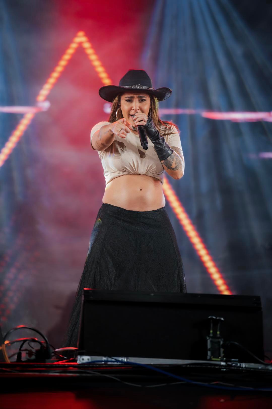 Grávida, Lauana Prado emociona multidão em show lotado na Festa do Figo de Valinhos 31 Grávida, Lauana Prado emociona multidão em show lotado na Festa do Figo de Valinhos