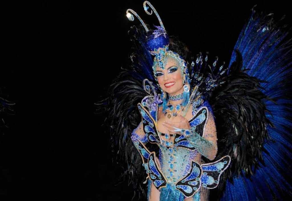 Homenageada com marchinha e ovacionada no desfile: Milene Gonzalez brilha como musa absoluta do carnaval