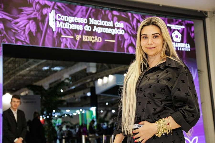 Mês da Mulher: Simone Almeida Martins liderança feminina que se destaca no agronegócio Mês da Mulher: Simone Almeida Martins liderança feminina que se destaca no agronegócio