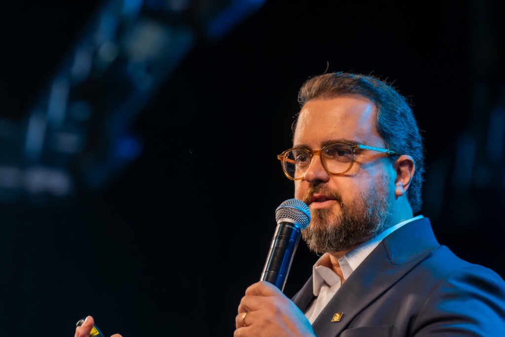 Evento reúne nomes do mercado digital e discute bastidores do setor Evento reúne nomes do mercado digital e discute bastidores do setor