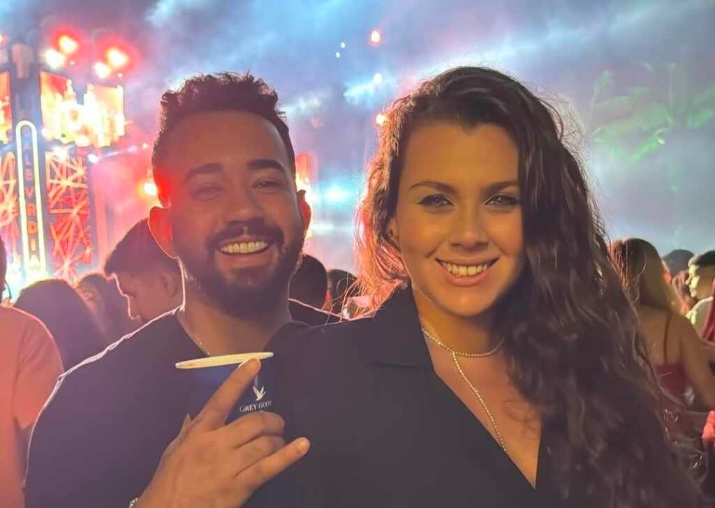 Sertanejo Marlon Serpa pede mão de Camille Camacho e casamento promete parar o calendário social Sertanejo Marlon Serpa pede mão de Camille Camacho e casamento promete parar o calendário social