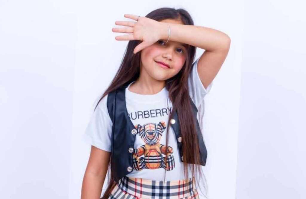 Paola Cuti é eleta Princesinha UFK e garante sua vaga para o Universal Fashion Kids Paola Cuti é eleta Princesinha UFK e garante sua vaga para o Universal Fashion Kids