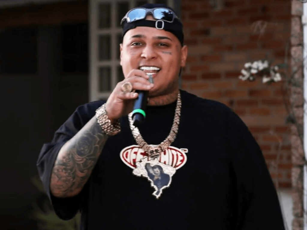 MC Ryan SP chora ao falar sobre prisão e diz ter vivido “os piores dias” da vida