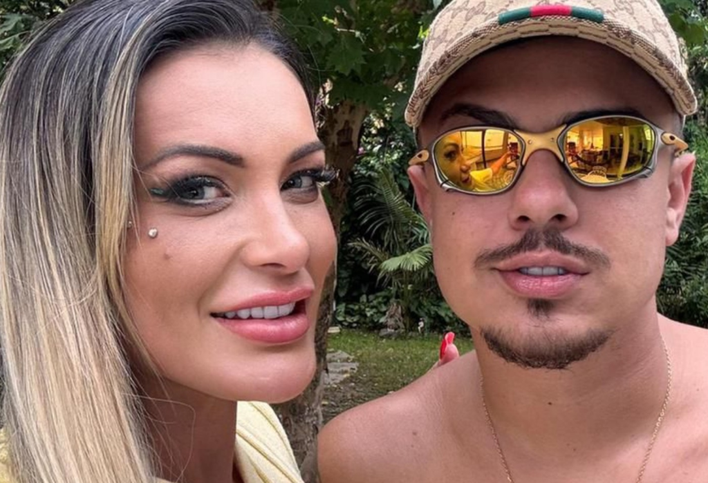 Andressa Urach termina casamento em meio a anúncio de desejo de terceiro filho Andressa Urach termina casamento em meio a anúncio de desejo de terceiro filho