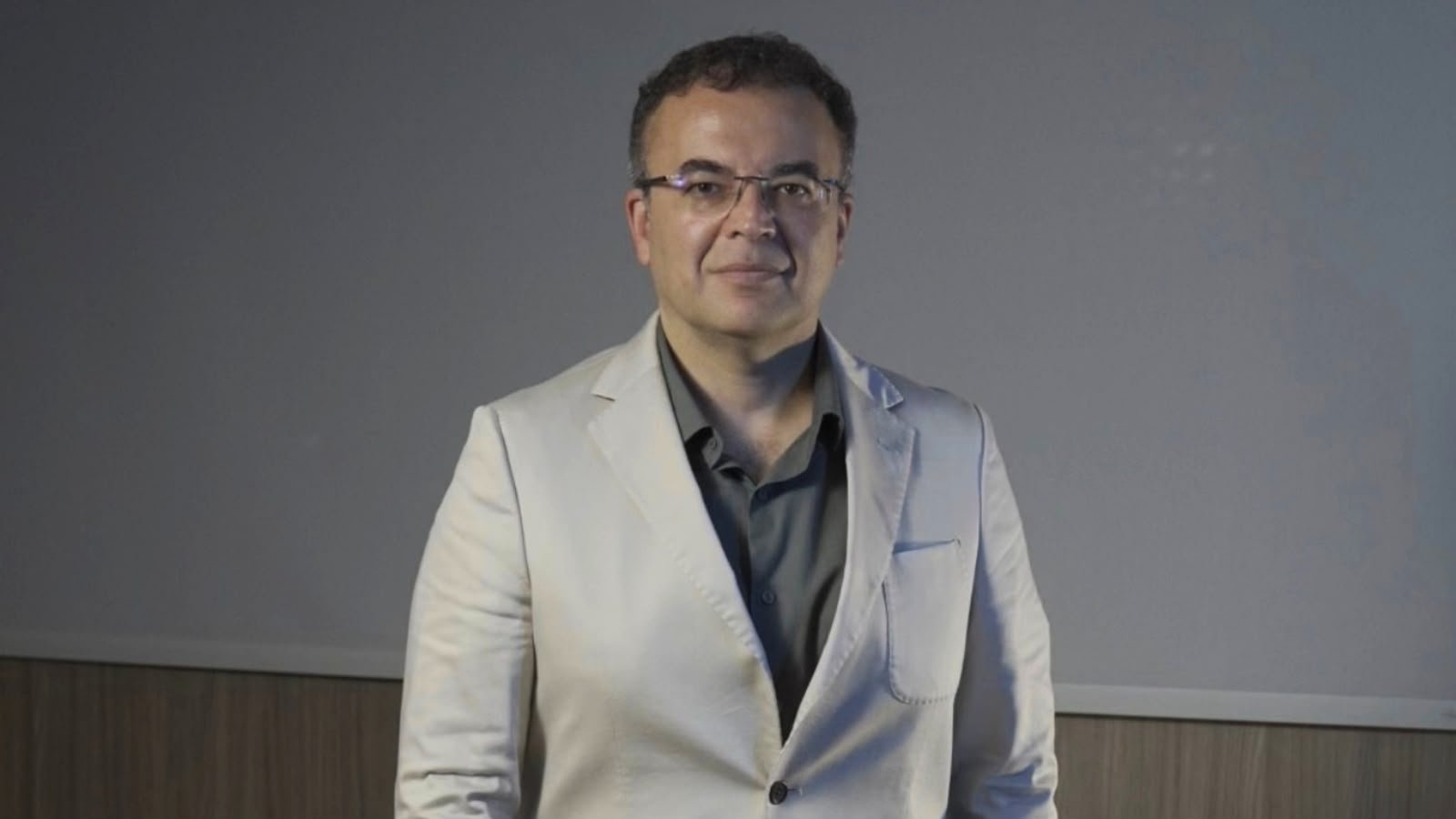 Cirurgião plástico estreia em rede nacional pela Record News como novo especialista do Fala Doutor